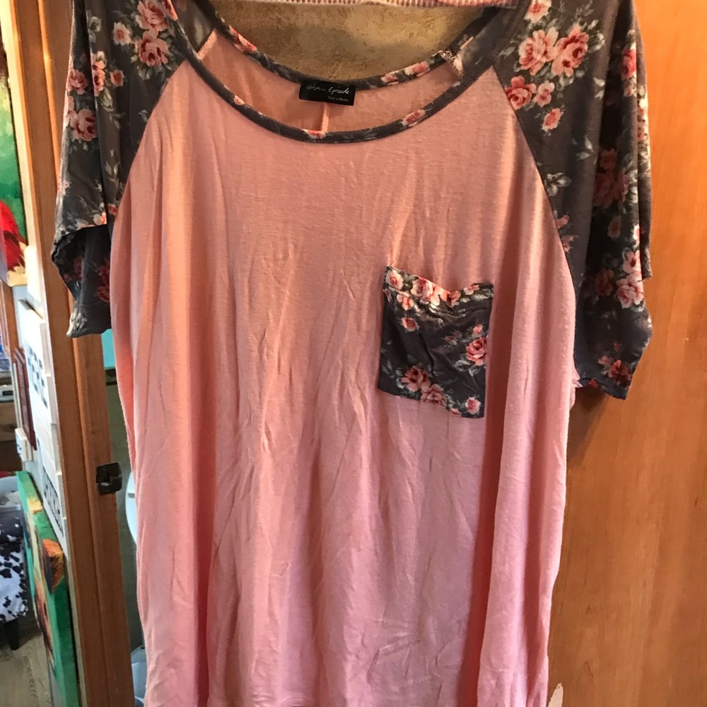 Super cute! Pink and grey flowered top.